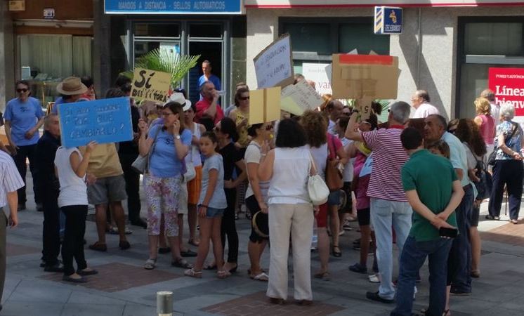 protesta a las puertas del centro.