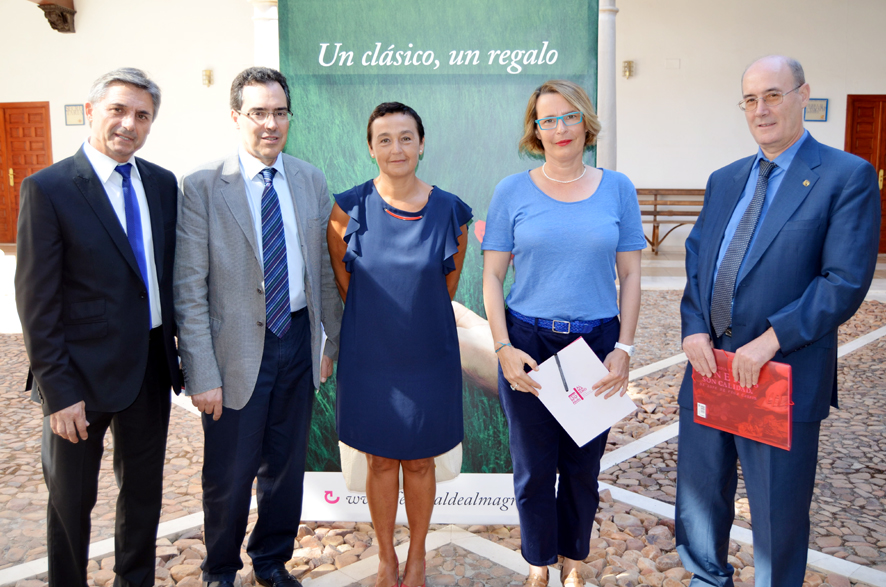 De izqda. a dcha.: Genaro Galán, Rafael González, Beatriz Cabañas, Natalia Menéndez y Felipe Pedraza.