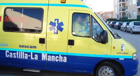 UNA AMBULANCIA SE DESPLAZÓ HASTA EL LUGAR DE LOS HECHOS.