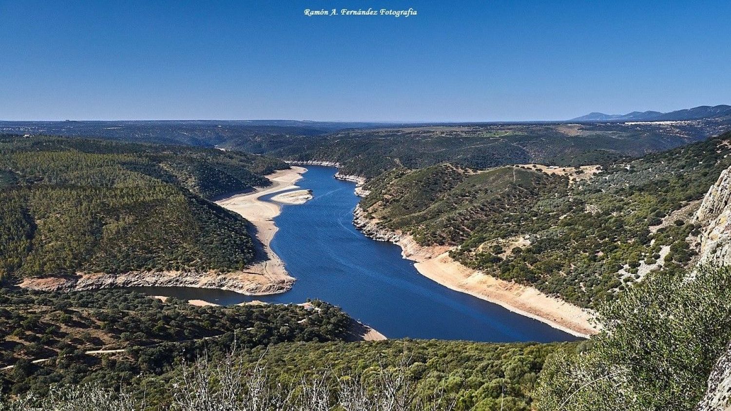 El río Tajo a su paso por el Parque Nacional de Monfragüe. Foto: Ramón A. Fernández