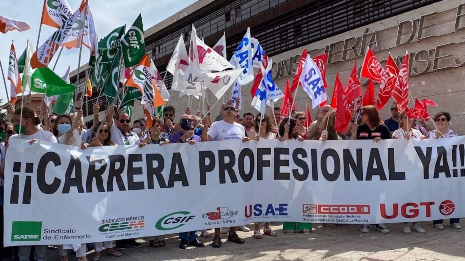 Manifestación de sindicatos del SESCAM para pedir la Carrera Profesional.