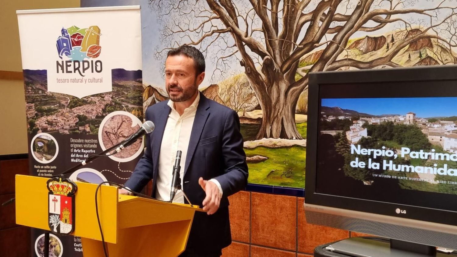 El consejero de Desarrollo Sostenible, José Luis Escudero, se ha reunido con alcaldes y distintos colectivos de la Sierra del Segura.