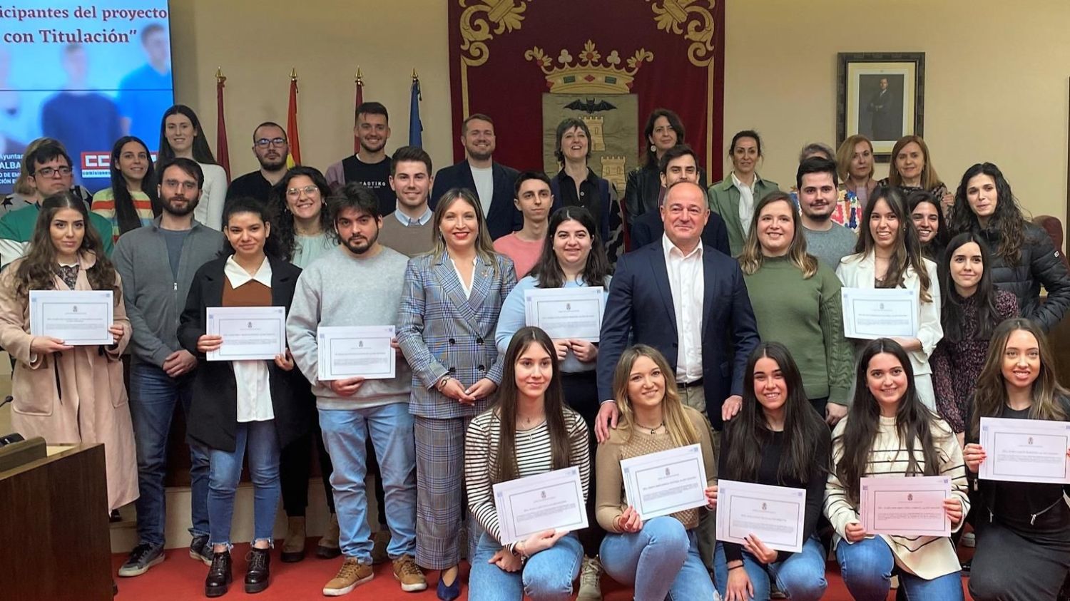 Entrega de diplomas a las más de 40 personas que han participado en el proyecto Becas a Jóvenes con Titulación 2022 del Ayuntamiento de Albacete.