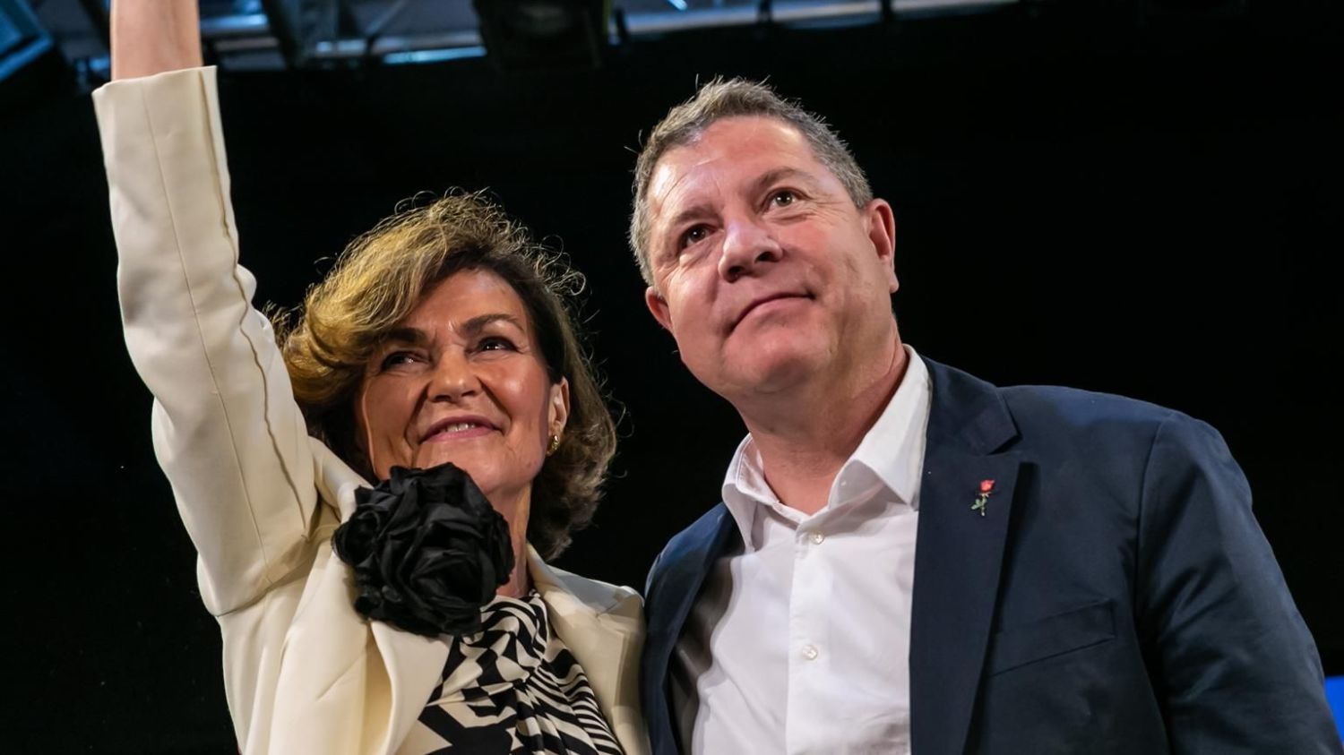 La ex vicepresidenta del Gobierno de España, Carmen Calvo, y Emiliano García-Page en un acto de campaña en La Puebla de Montalbán.
