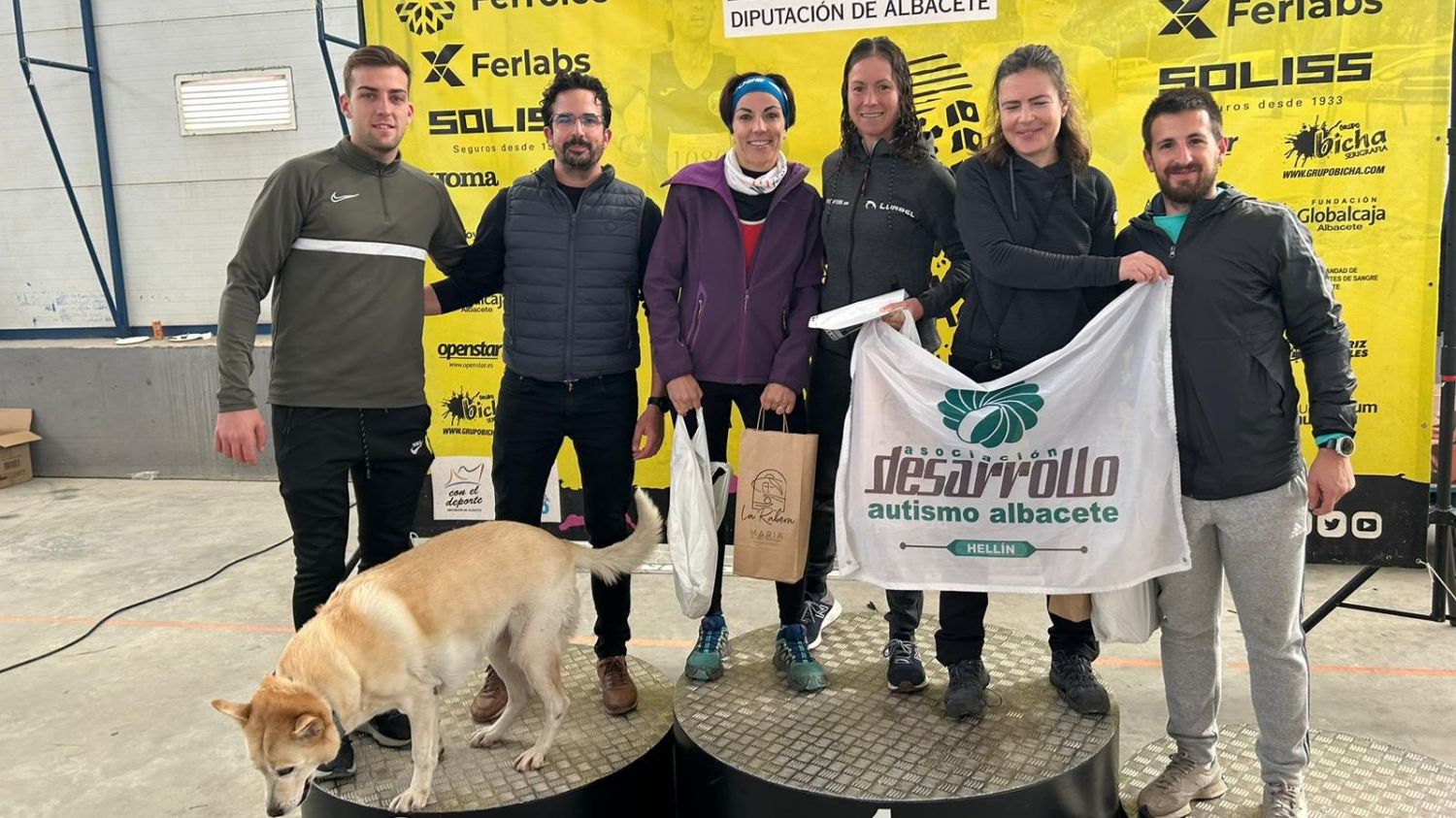 Podium femenino en Alcalá del Júcar.