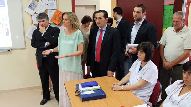 La consejera Carmen Casero durante su visita a un Taller de Empleo en Tomelloso (Foto: Archivo)